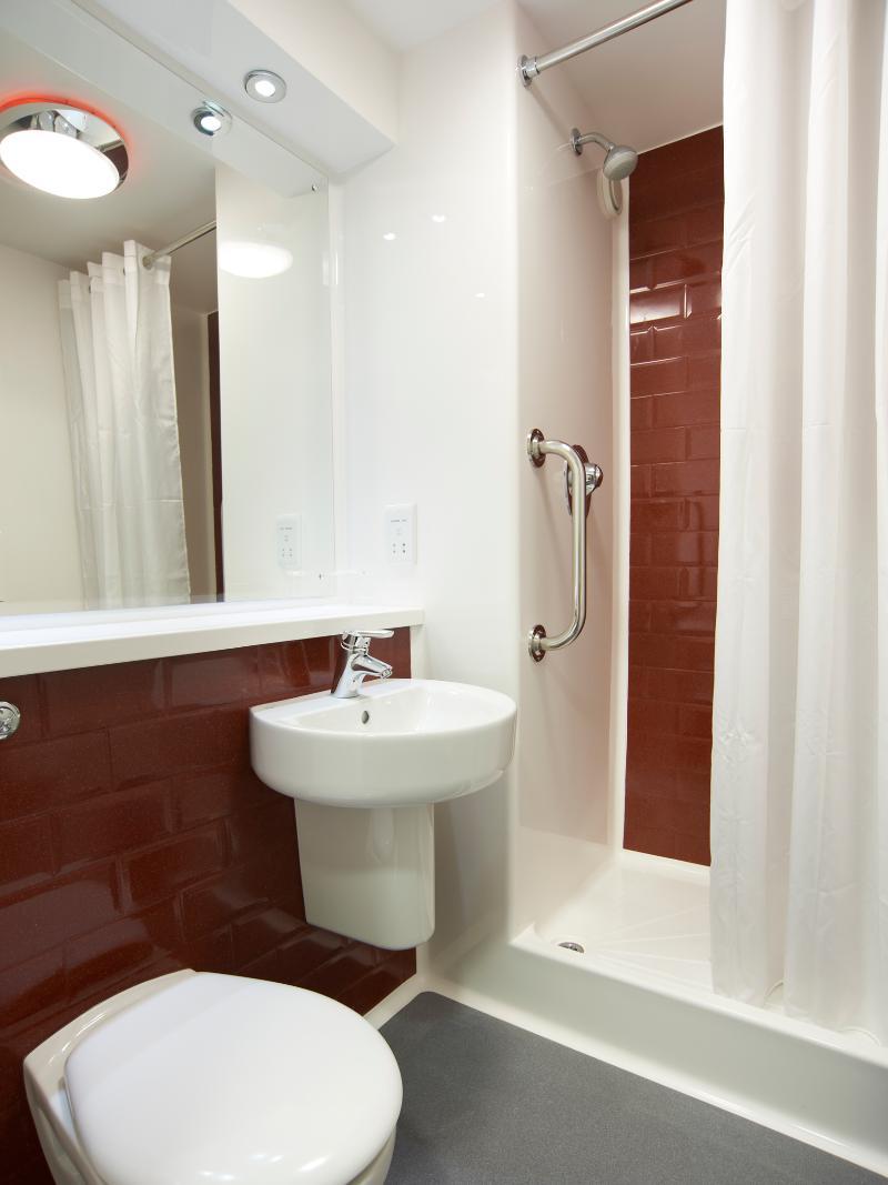 Travelodge London Crystal Palace Экстерьер фото